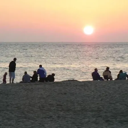 Schoenes Strandopgang In Julianadorp By Interhome * Julianadorp