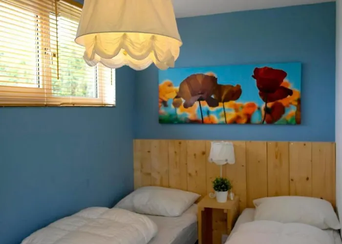 Feriehus Schoenes Strandopgang In Julianadorp By Interhome