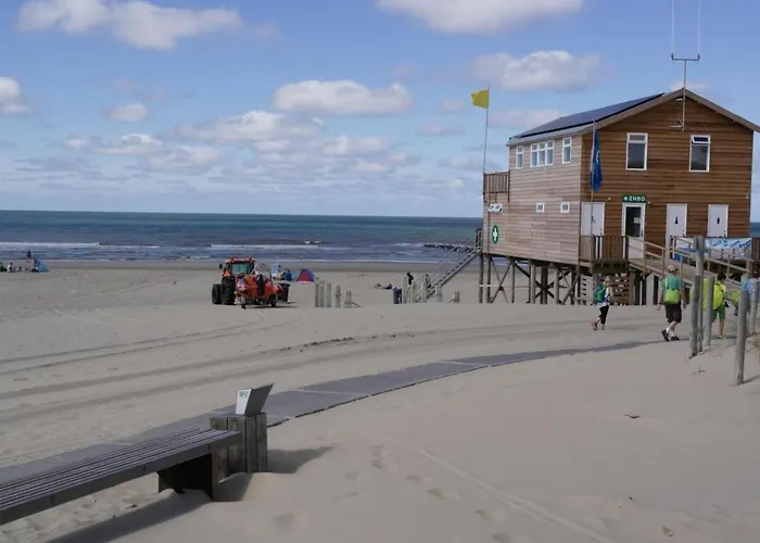 Feriehus Schoenes Strandopgang In Julianadorp By Interhome *